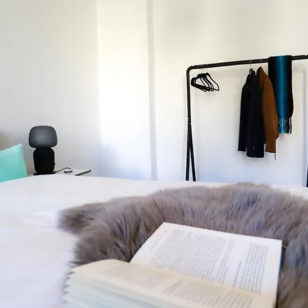 Appartement Md-8 Kleiststrasse 4 - Zentral Nur 5min Bis Zur Innenstadt - 2schlafzimmer-smart Tv-badewanne-innenhoflage Magdebourg