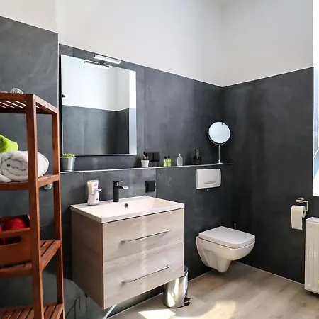 Md-8 Kleiststrasse 4 - Zentral Nur 5min Bis Zur Innenstadt - 2schlafzimmer-smart Tv-badewanne-innenhoflage Apartment *