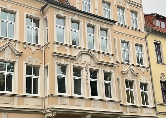 Апартаменты Md-8 Kleiststrasse 4 - Zentral Nur 5min Bis Zur Innenstadt - 2schlafzimmer-smart Tv-badewanne-innenhoflage Магдебург